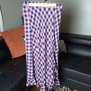 Max Studio full length plaid skirt w front ruffle